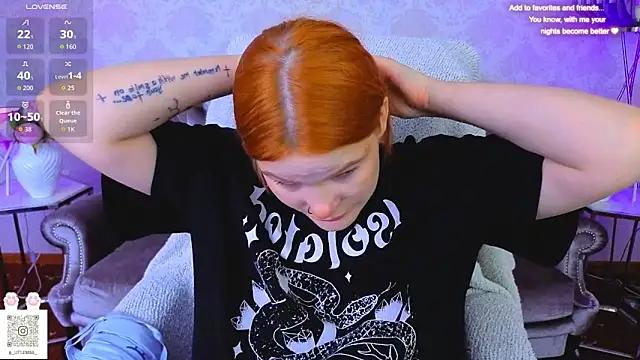 Clumsy Nana online show from 10-09-25, 06:41