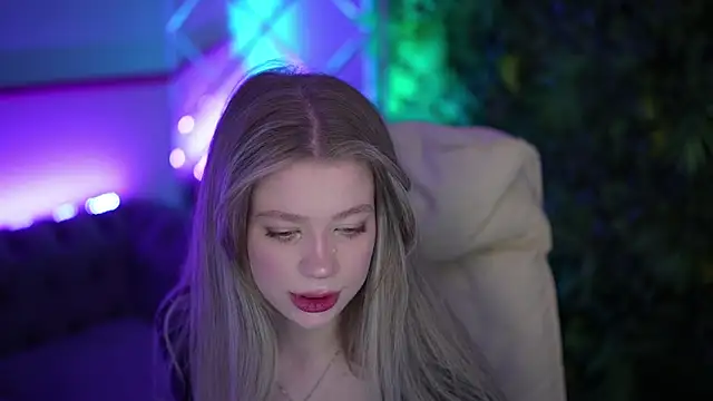 SandyLayy online show from 04-30-26, 01:07