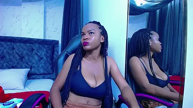 mia  thomson  online show from 11-28-25, 01:11