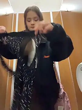 KittyQueeny online show from 10-17-25, 02:19