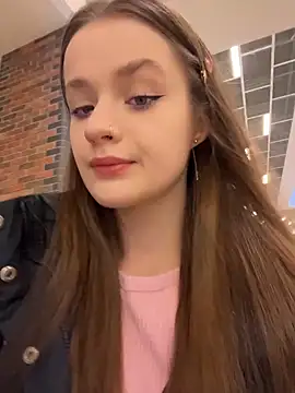 KittyQueeny online show from 12-22-25, 11:10