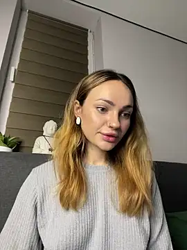 SaraLow online show from 10-05-25, 01:29