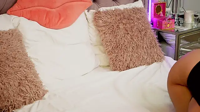 JenniferLovve online show from 04-06-26, 02:29