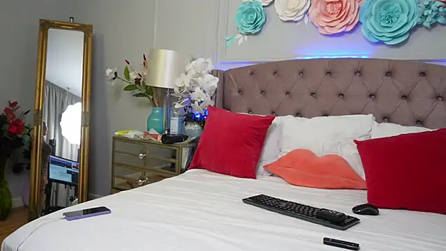 JenniferLovve online show from 11-19-25, 04:34