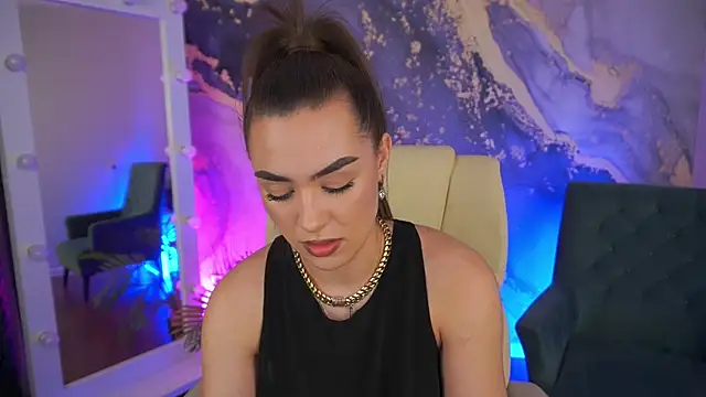 Snapshot of EricaSin chatting on 06-12-26, 01:20 EricaSin online show from 06-12-26, 01:20