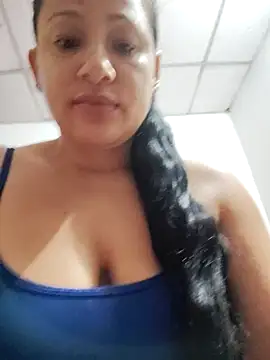 Snapshot of Angels_tomsop chatting on 11-21-25, 01:10 Angels tomsop online show from 11-21-25, 01:10