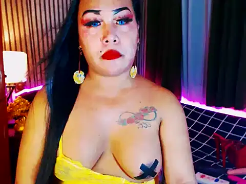 Snapshot of CumFactoryLuna chatting on 06-11-26, 10:01 CumFactoryLuna online show from 06-11-26, 10:01