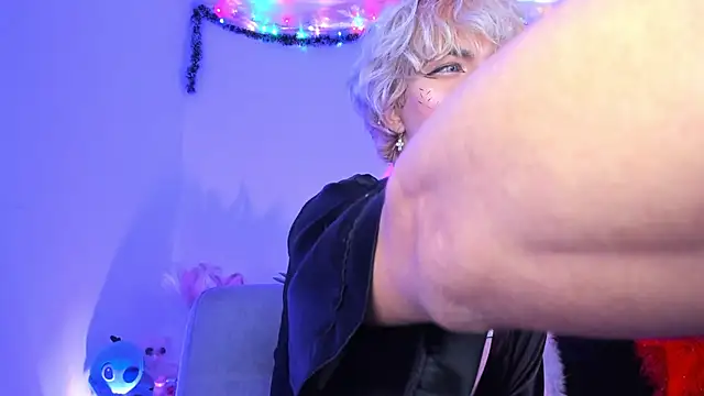 Cooperrosscute233 online show from 11-29-25, 11:49