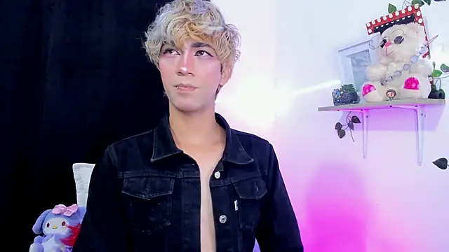 Cooperrosscute233 online show from 10-13-25, 07:04