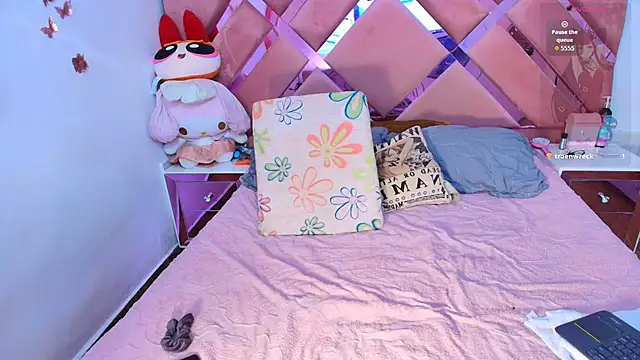 BrittanyBoa online show from 01-18-26, 08:45