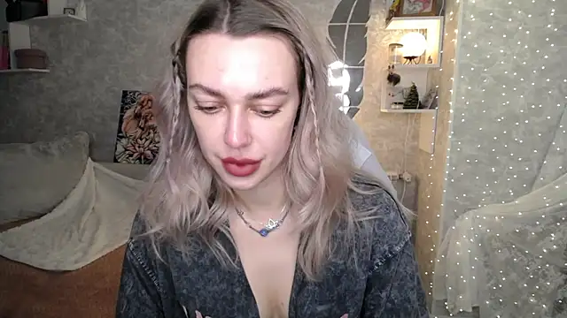 Snapshot of NickyAdamidi chatting on 01-16-26, 03:16 NickyAdamidi online show from 01-16-26, 03:16