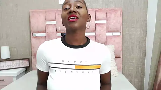 NahomyHawk online show from 04-07-26, 01:13