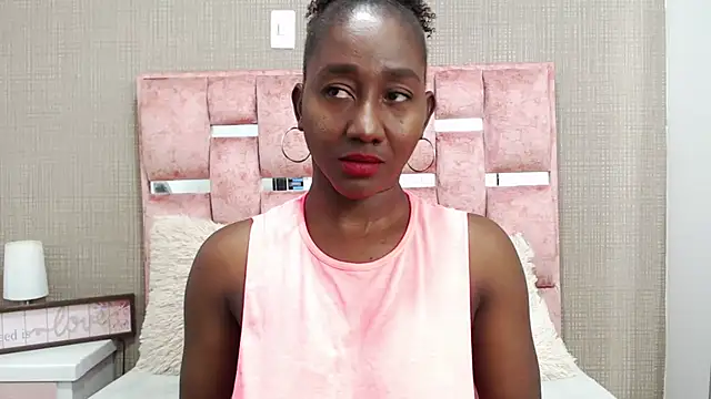 NahomyHawk online show from 03-12-26, 11:47