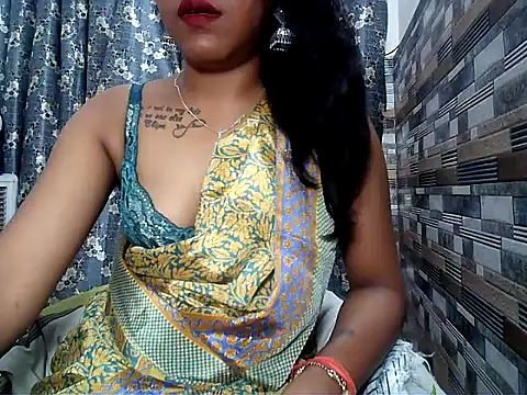 Snapshot of HOT_AARVI11 chatting on 10-21-25, 03:22 HOT AARVI11 online show from 10-21-25, 03:22
