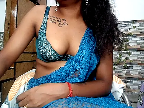 Snapshot of HOT_AARVI11 chatting on 10-10-25, 05:47 HOT AARVI11 online show from 10-10-25, 05:47