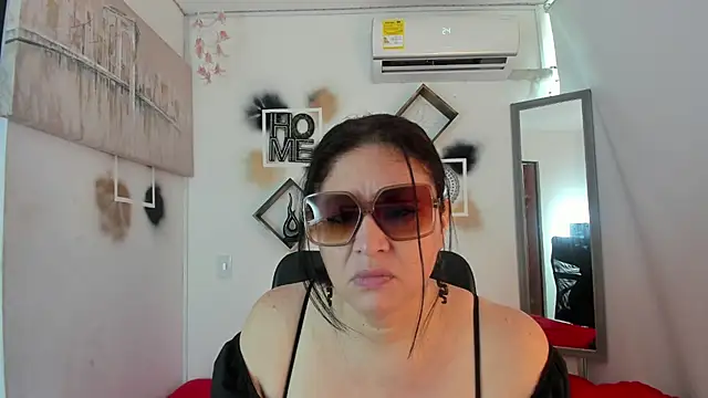 Snapshot of tatiana_sofiaa chatting on 09-10-25, 01:21 tatiana sofiaa online show from 09-10-25, 01:21