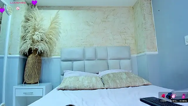 Snapshot of CristineCaru chatting on 02-05-26, 11:39 CristineCaru online show from 02-05-26, 11:39