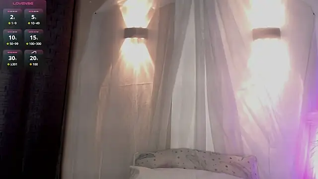 Snapshot of helenasaenz chatting on 09-10-25, 12:37 helenasaenz online show from 09-10-25, 12:37