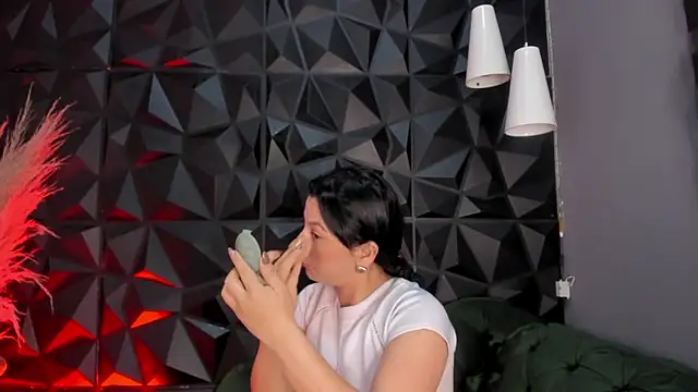 helenasaenz online show from 12-16-25, 12:31