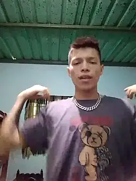 Snapshot of elinnki chatting on 10-03-25, 03:24 elinnki online show from 10-03-25, 03:24