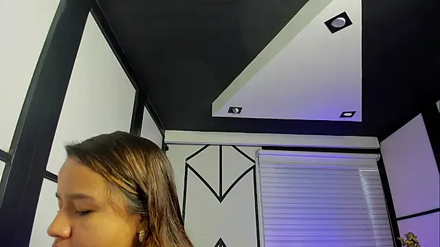 ElaBourn  online show from 09-17-25, 01:13