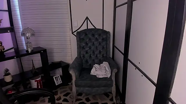 ElaBourn  online show from 11-13-25, 03:05