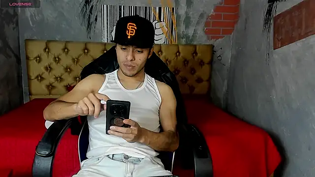 Snapshot of X_Hache_X chatting on 10-24-25, 07:13 X Hache X online show from 10-24-25, 07:13