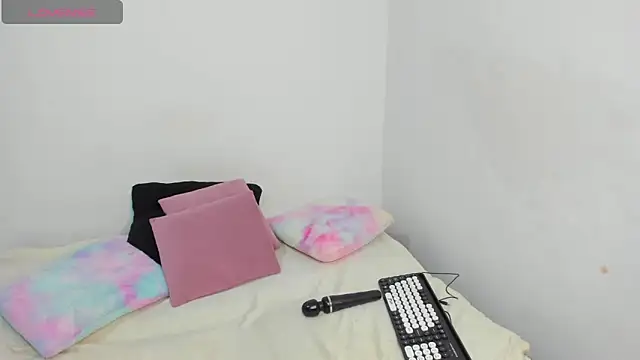 Brandy brown  online show from 12-23-25, 12:22