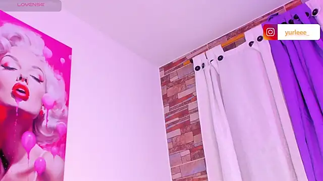 Brandy brown  online show from 04-11-26, 02:52