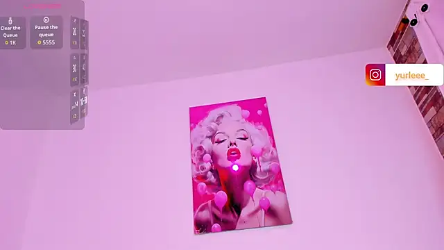 Snapshot of Brandy_brown_ chatting on 06-11-26, 12:32 Brandy brown online show from 06-11-26, 12:32