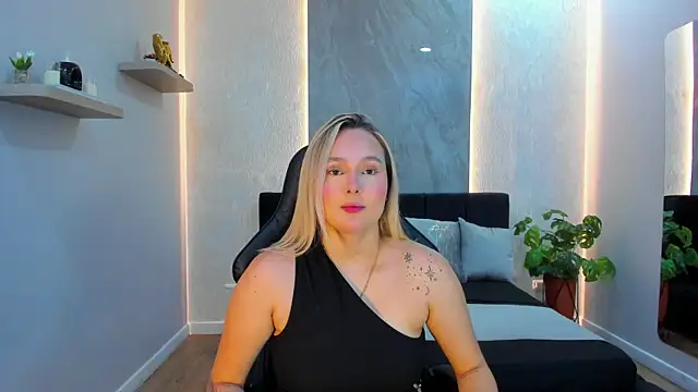 Snapshot of Emmaa_white_ chatting on 07-04-26, 05:39 Emmaa white online show from 07-04-26, 05:39