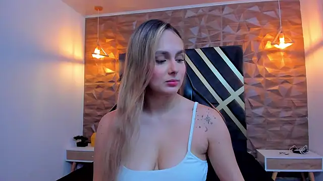 Emmaa white  online show from 10-09-25, 05:13