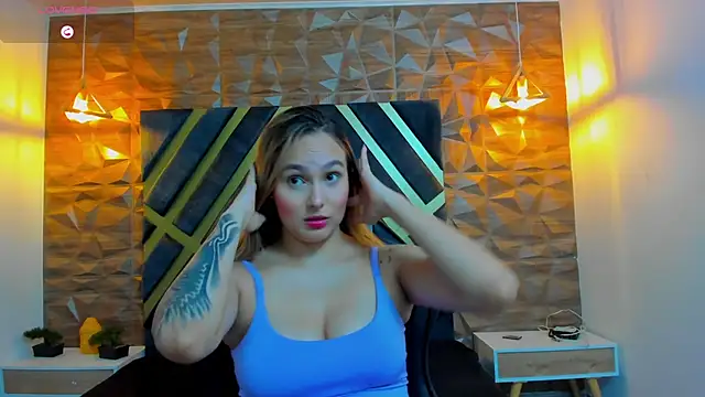 Emmaa white  online show from 10-14-25, 05:02