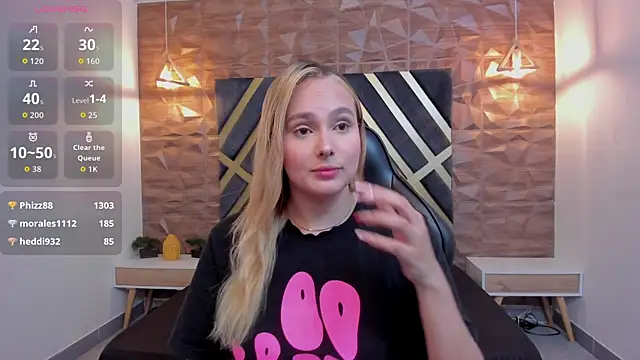 Emmaa white  online show from 12-19-25, 05:32