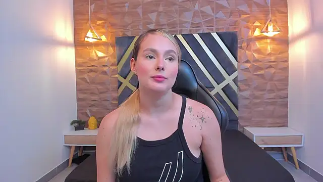 Emmaa white  online show from 01-15-26, 05:16