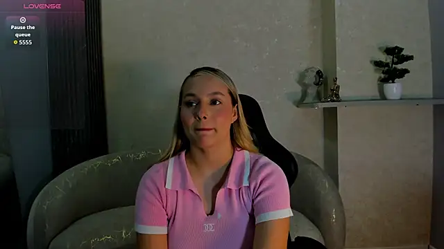 Snapshot of Emmaa_white_ chatting on 06-12-26, 05:32 Emmaa white online show from 06-12-26, 05:32