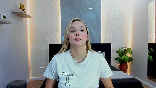 Emmaa white  online show from 05-25-26, 05:33