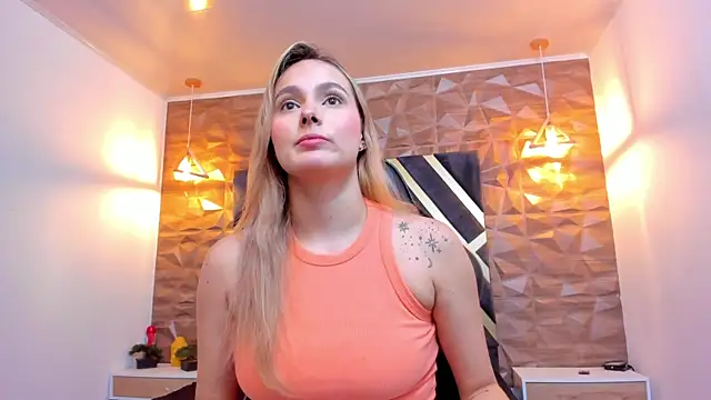 Emmaa white  online show from 09-25-25, 05:19