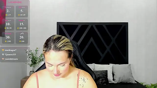 Snapshot of Emmaa_white_ chatting on 07-16-26, 05:32 Emmaa white online show from 07-16-26, 05:32