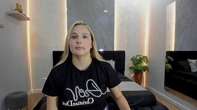 Emmaa white  online show from 05-22-26, 05:33