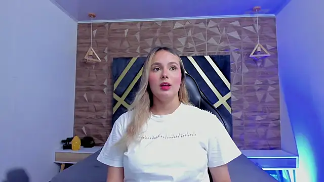 Emmaa white  online show from 04-08-26, 05:14