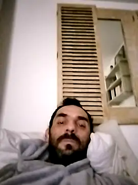 hotmen83 online show from 10-13-25, 04:14