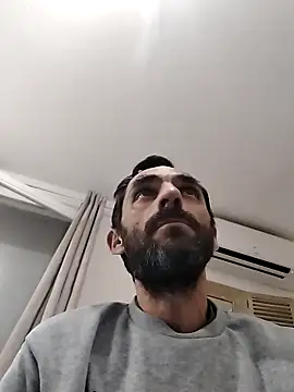 hotmen83 online show from 10-31-25, 10:49