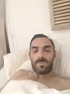 hotmen83 online show from 10-08-25, 08:53