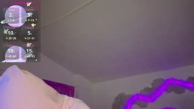 larah uwu online show from 05-25-26, 06:39