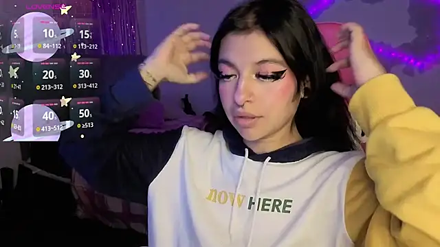 larah uwu online show from 04-16-26, 06:30