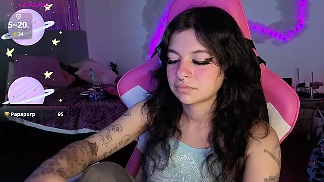 larah uwu online show from 05-26-26, 06:39