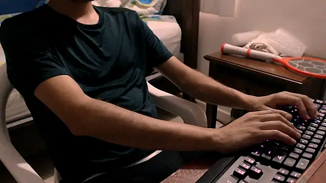 Snapshot of Mr_meyo chatting on 02-08-26, 07:22 Mr meyo online show from 02-08-26, 07:22