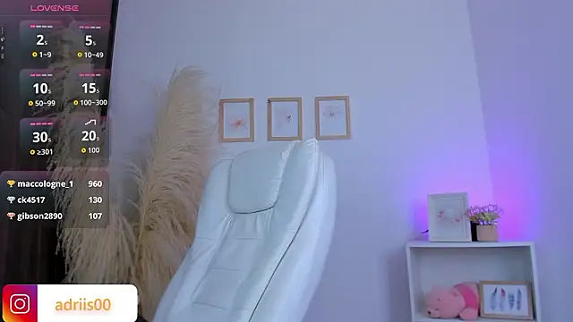 shannel moss   online show from 03-08-26, 02:04