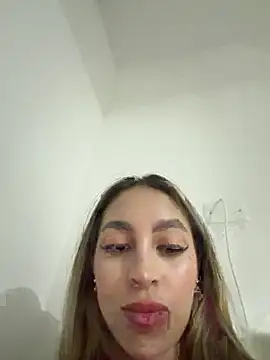 shannel moss   online show from 04-11-26, 01:02